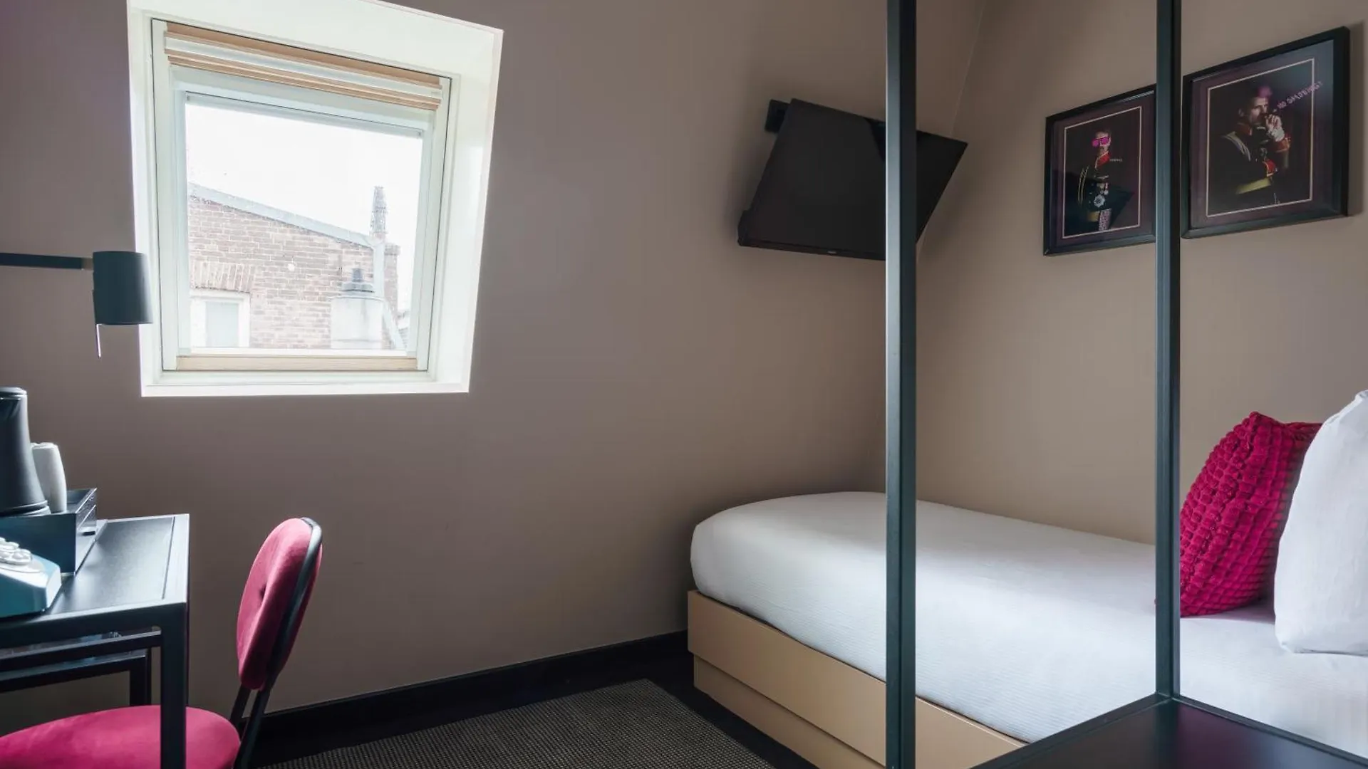 Krisotel Amsterdam Hotel