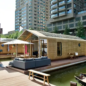 https://wikkelboat-nr4-at-floating-rotterdam-rijnhaven.thehaguehotels.net